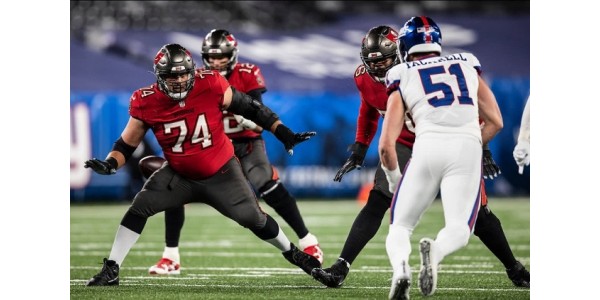 L'attitude de recherche sérieuse d'Ali Marpet est destinée à être de courte durée dans la NFL L'attitude de recherche sérieuse d'Ali Marpet est destinée à être de courte durée dans la NFL